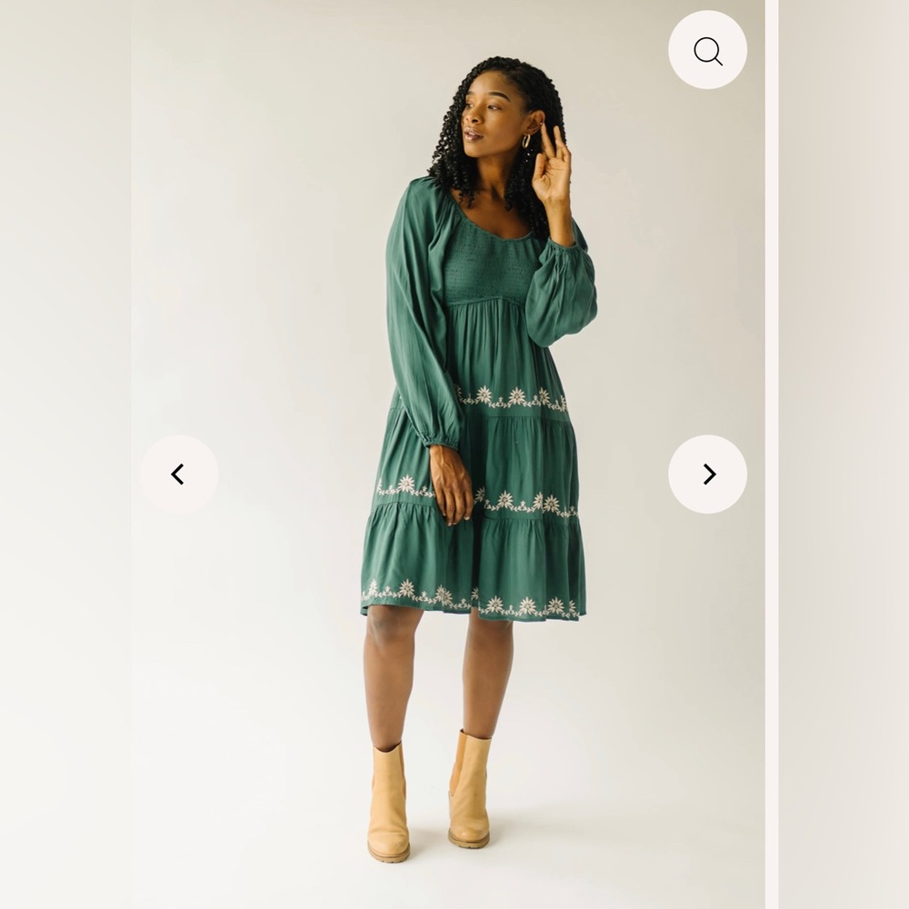 Beautiful hunter green dress. Piper and scoot